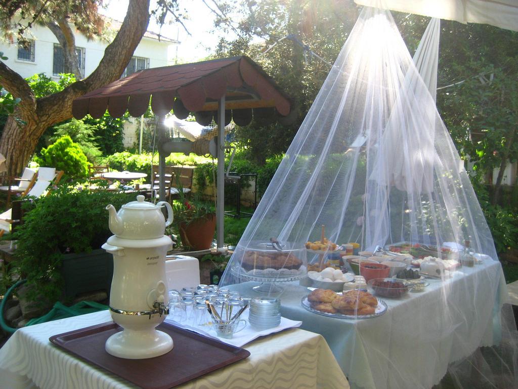Mavi Pension Hotel Ayvalı Eksteriør billede
