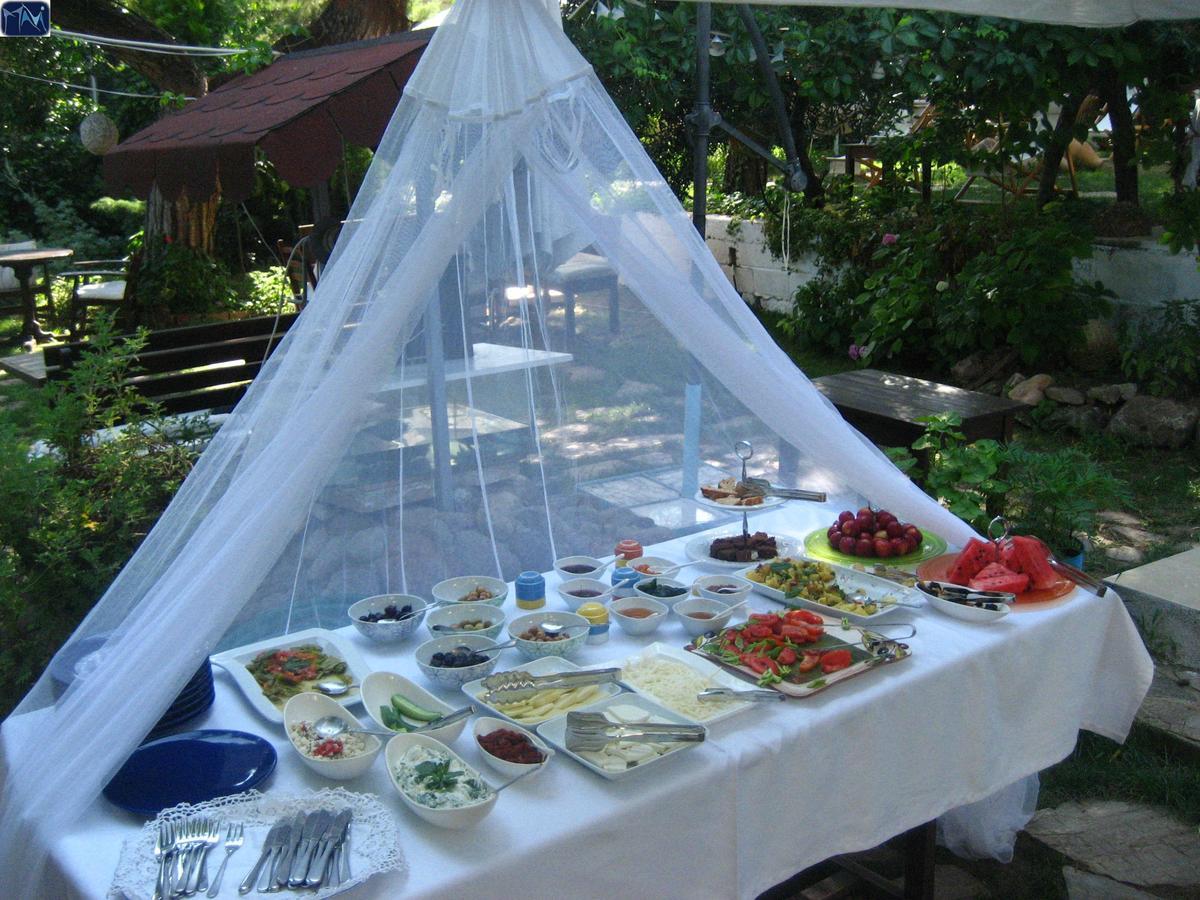 Mavi Pension Hotel Ayvalı Eksteriør billede